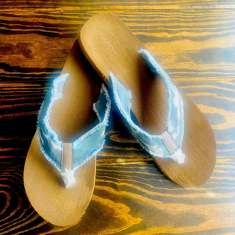 Maurices Camo Flip Flops